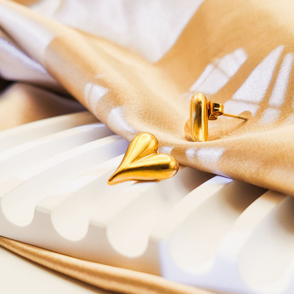 Yewelorat Heart Design Gold Earrings